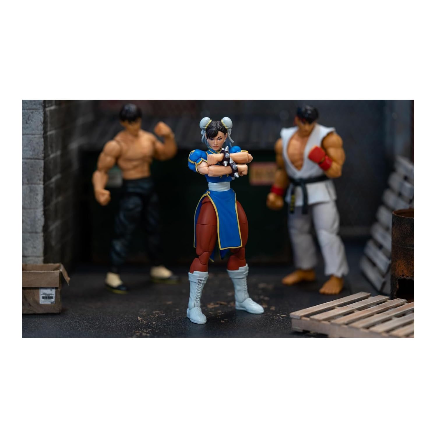 Jada Street Fighter II Chun-Li figure in collector packaging for gift-ready presentation.