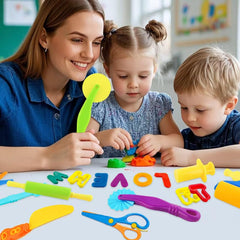 Jaeespon rolling pin helps kids flatten dough evenly