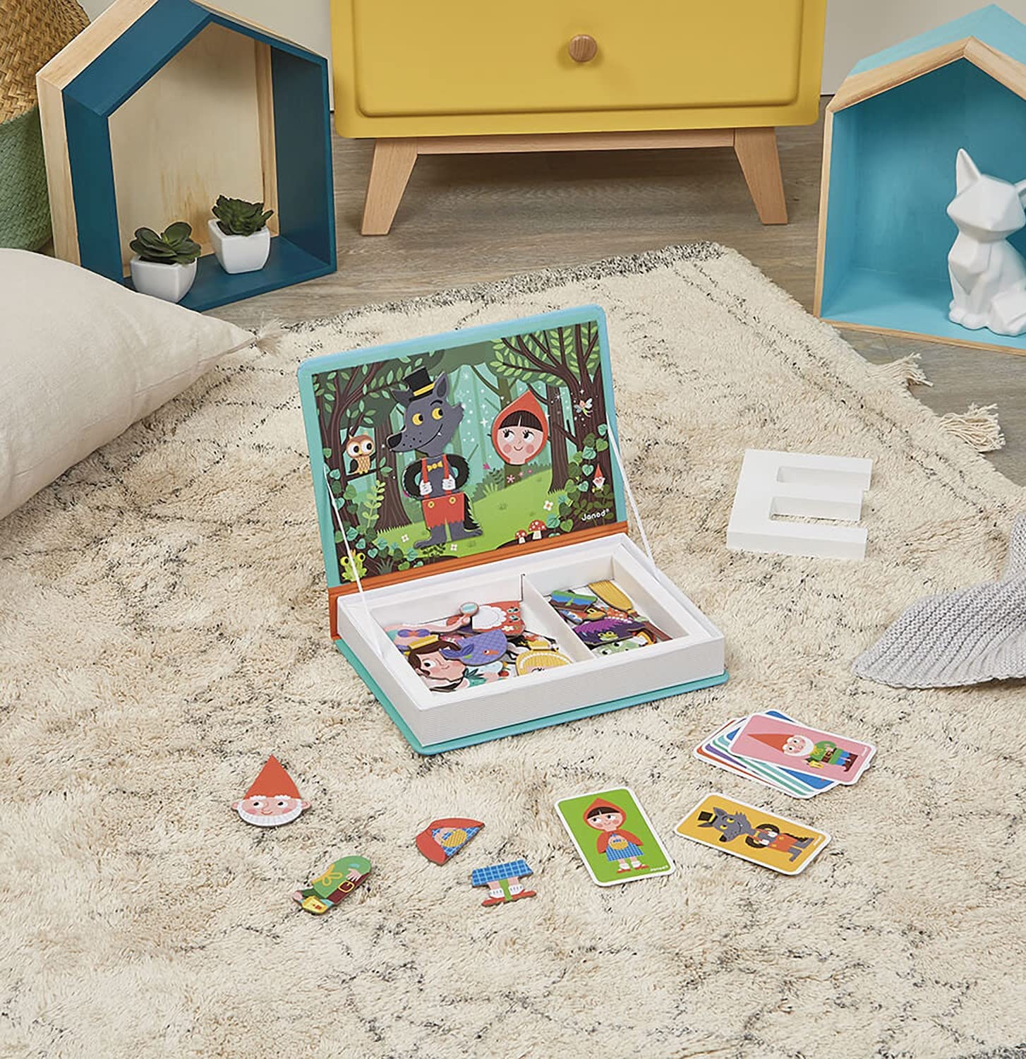 Janod Magneti'Book Fairy Tales durable book format for easy storage