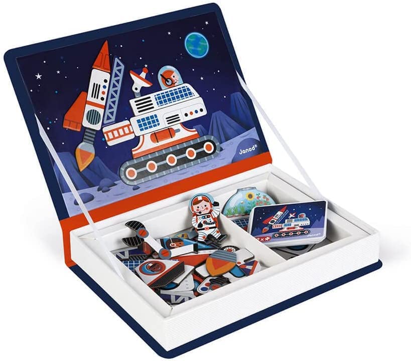 Janod Magneti'Book Universe 70 safety standards ensure worry-free play.