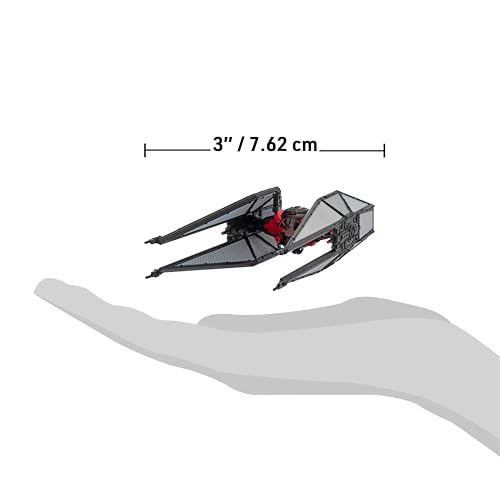 Jedi Speeder with Jedi Master Kelnacca offers pose-ready action scenes