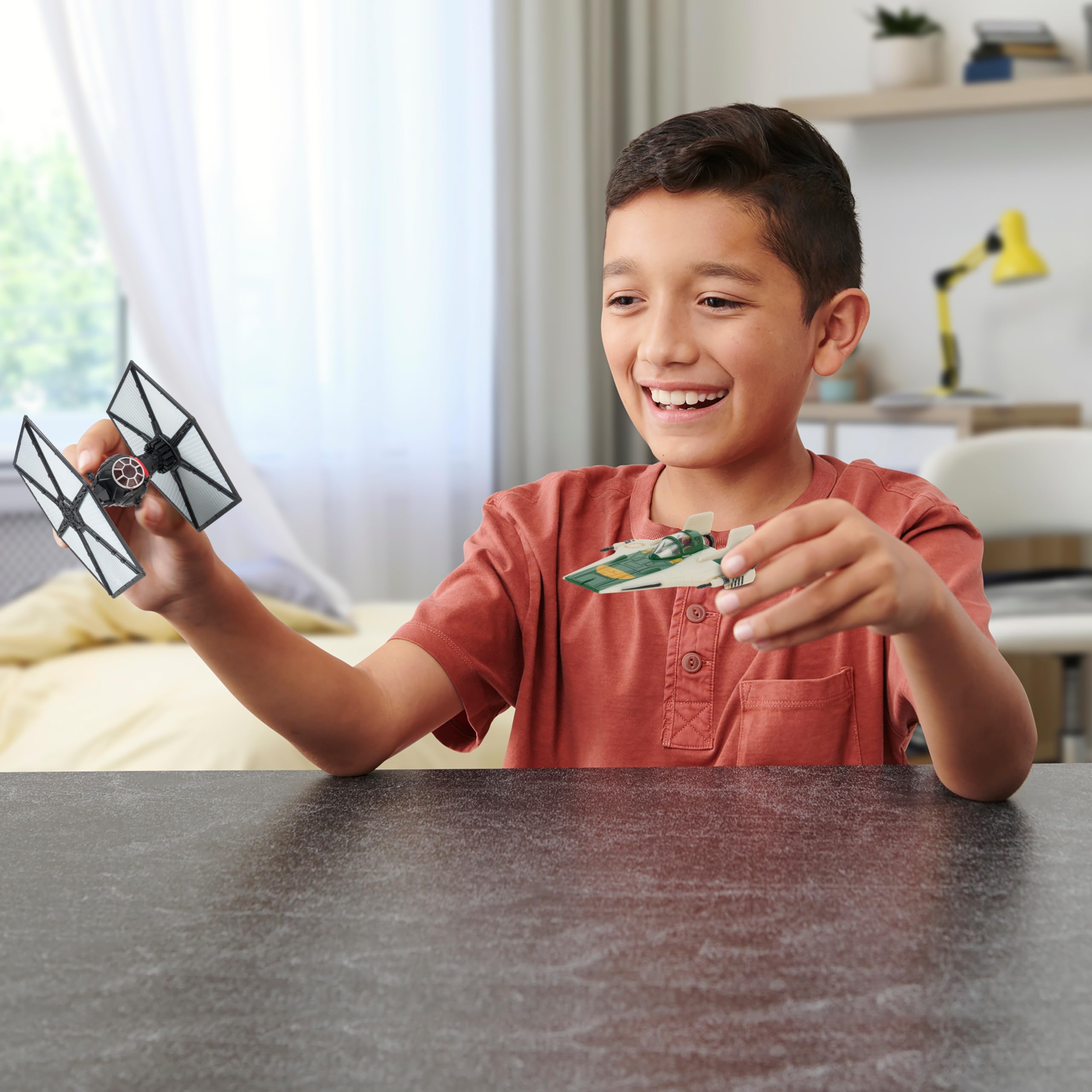 Protective packaging highlights the Star Wars license and display-ready design