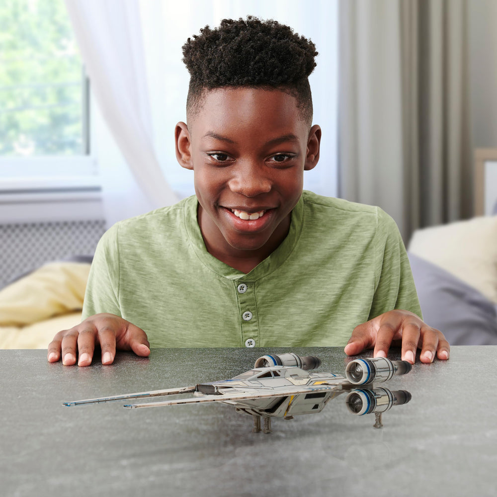 Opening cockpit of Jazwares U-Wing Starfighter sparks imaginative missions.