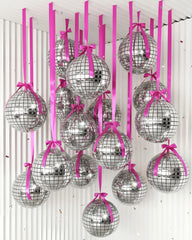 Jenaai 22-inch round silver foil balloon for ceiling display.