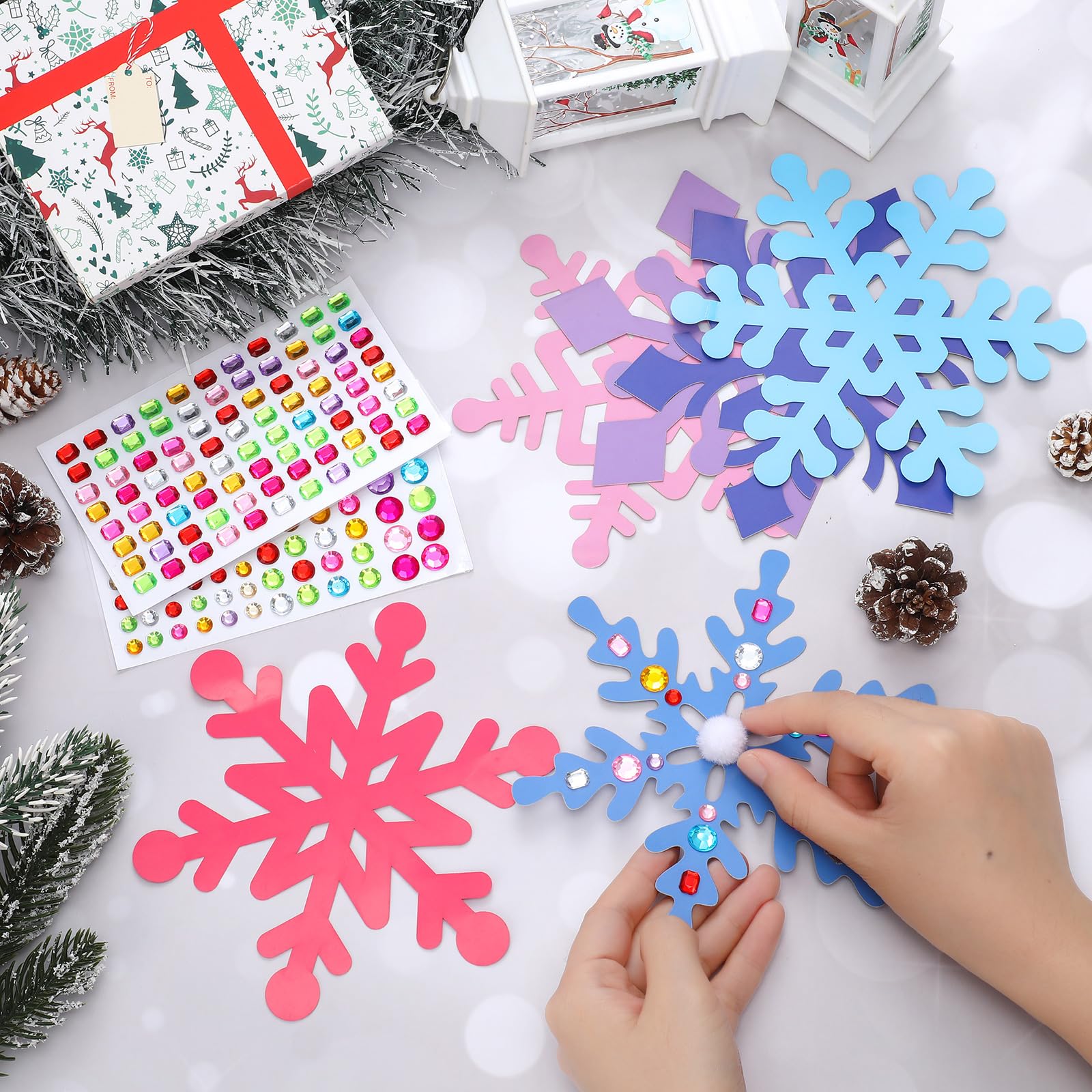 Jetec polypropylene pompoms provide soft texture for festive decorations
