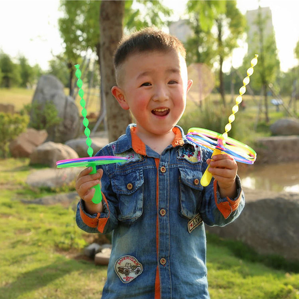 JIEOU Flying Helicopter features a 17.5 cm disc and 31.5 cm pole for stable flight