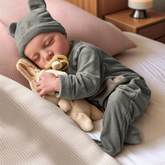 JIZHI 17-inch doll showing nails and veins for lifelike detail
