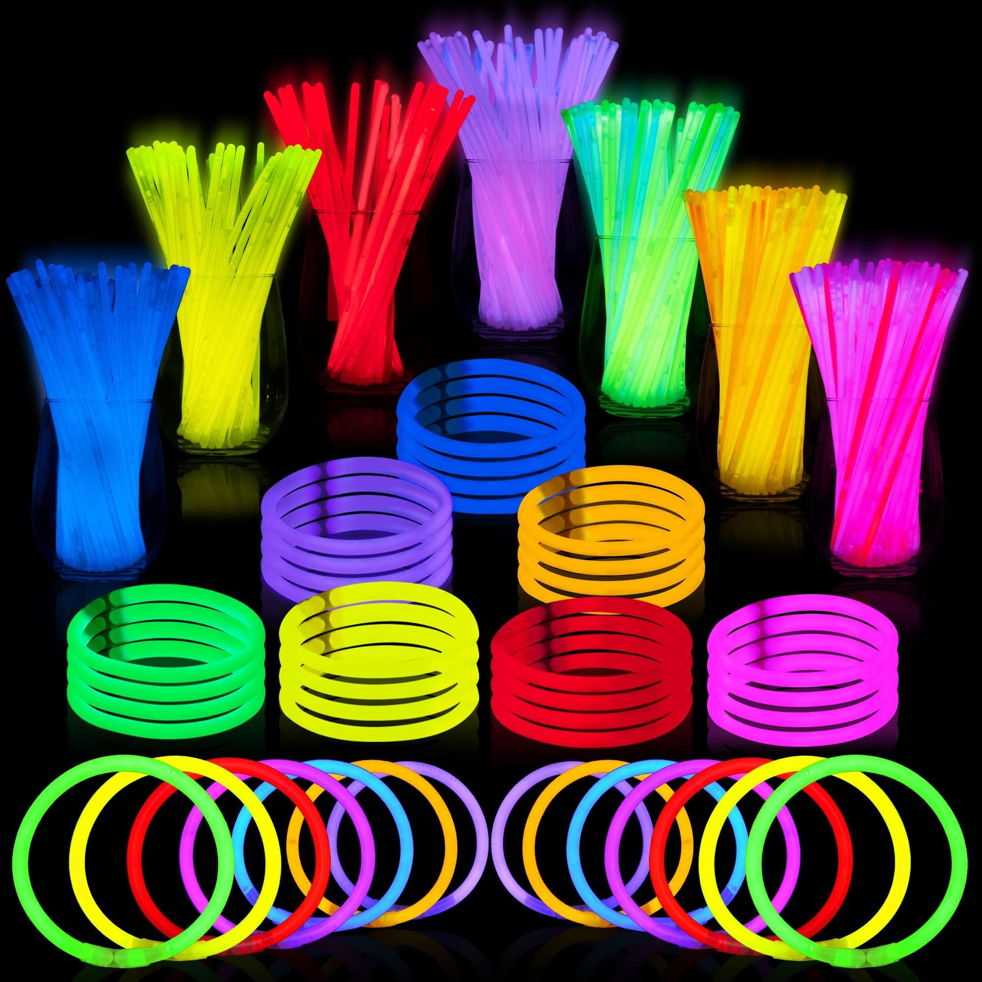 JOYIN 400-pack glow sticks illuminate parties with bright seven-color glow.
