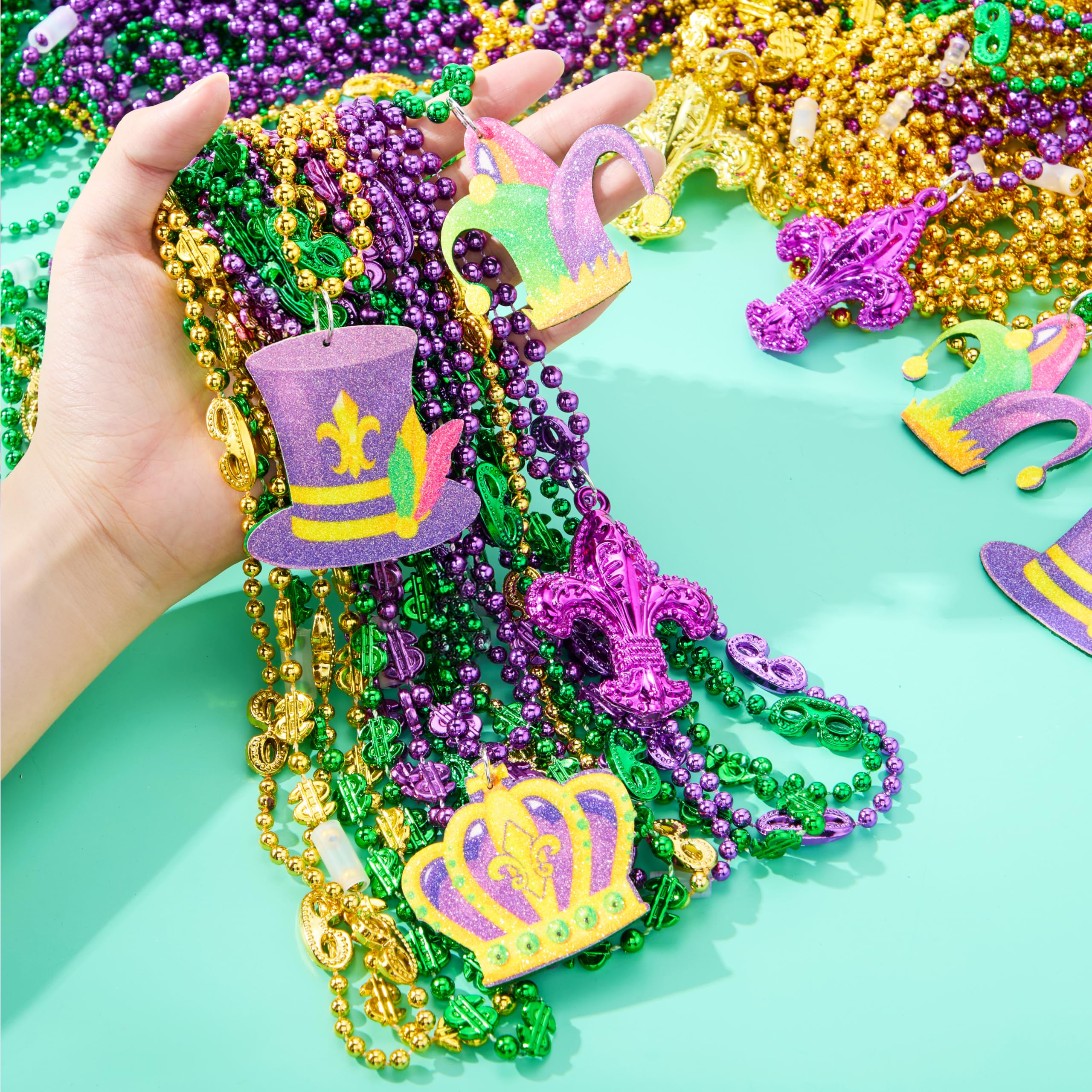 JOYIN clown hat pendants add whimsy to party costumes.