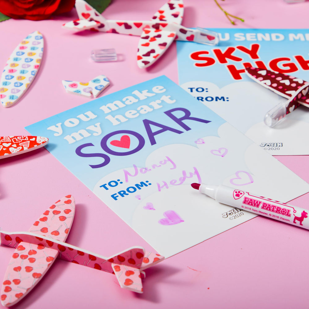 JOYIN party-ready set ideal for goody bags and classroom exchanges.