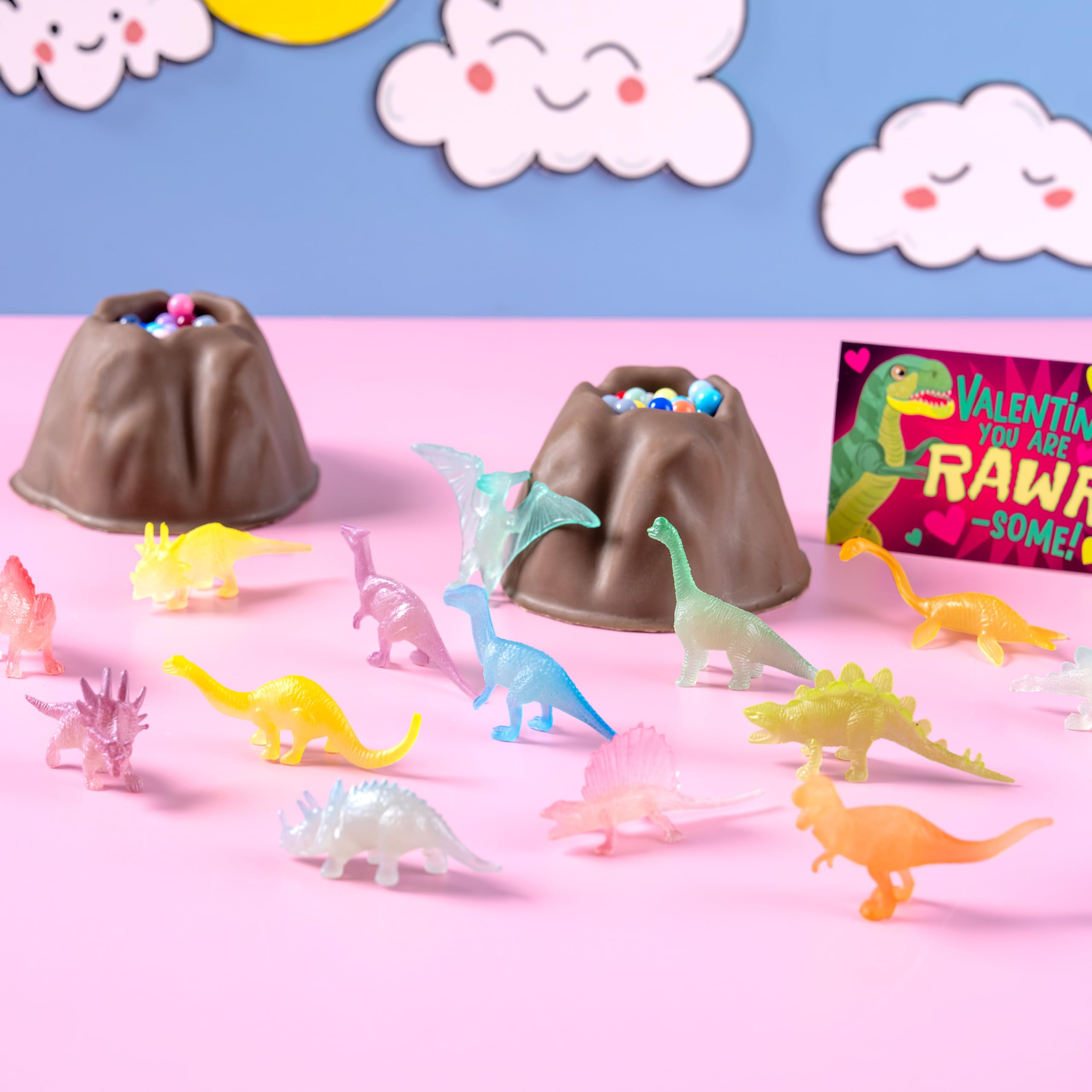 JOYIN dinosaur toy paired with a greeting card for classroom exchanges.