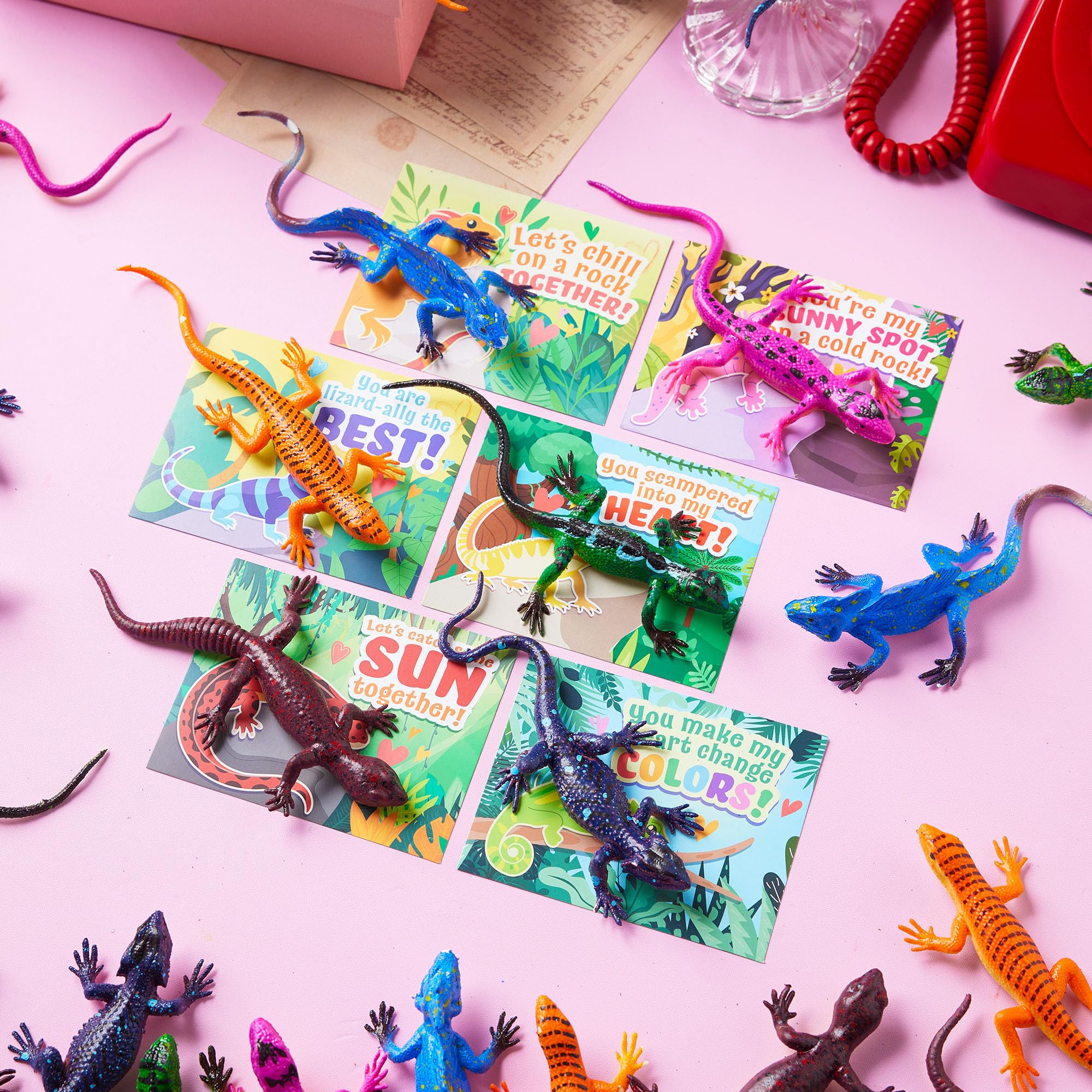 JOYIN included plastic bags organize individual gifts for events
