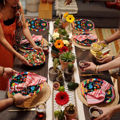 Jremreo disposable plates simplify post-party cleanup after gatherings.