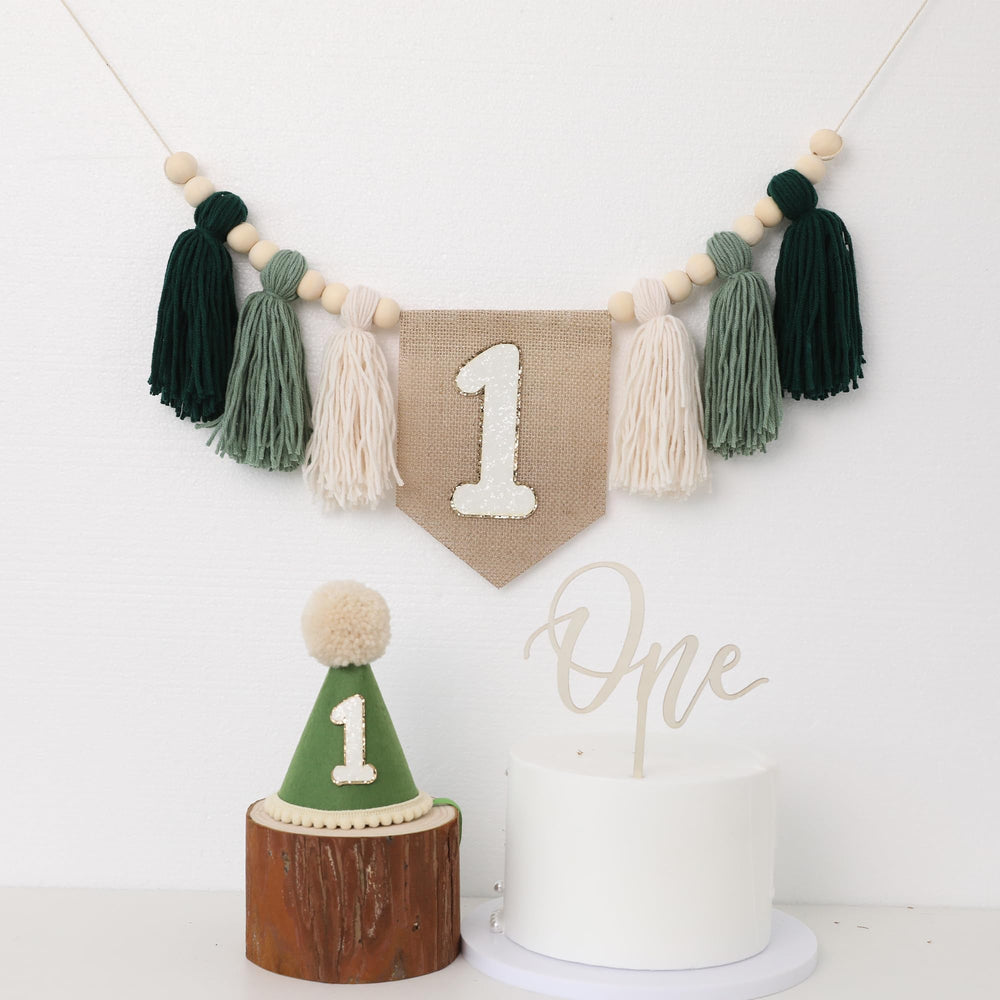 JUIIZAY high chair decor display demonstrates easy setup and stable hanging