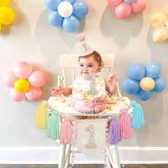 JUIIZAY wall display shows pastel party backdrop.