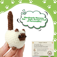JULEASEL miniature room-scene ensemble highlighting cozy felt and yarn accents.