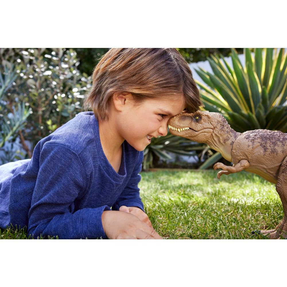 Jurassic World Chaos Theory T. rex neck thrash offers dynamic pose for imaginative play.