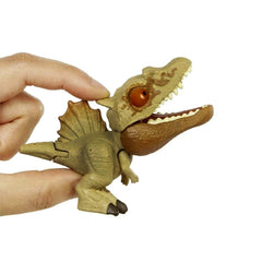 Jurassic World Snap Squad Spinosaurus clip-on figure ready for quick adventures.