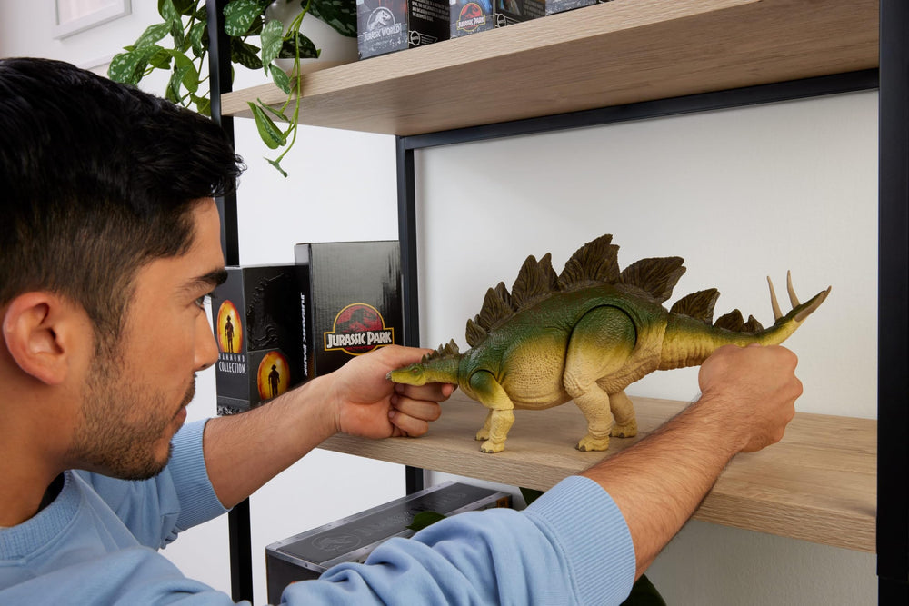Jurassic World Stegosaurus glass eyes add lifelike detail.