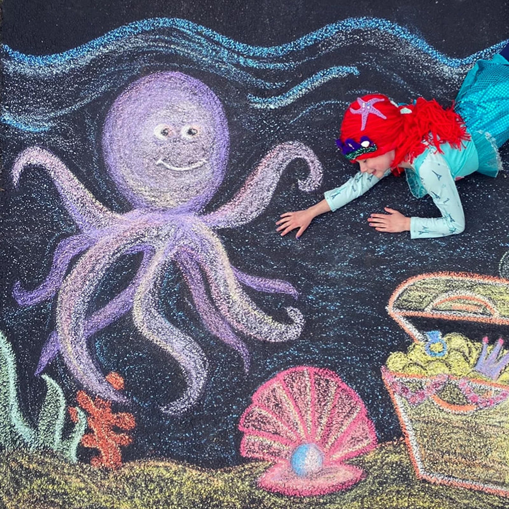 JustRed kid-friendly, mess-free chalk makes art time safer and easier for toddlers.