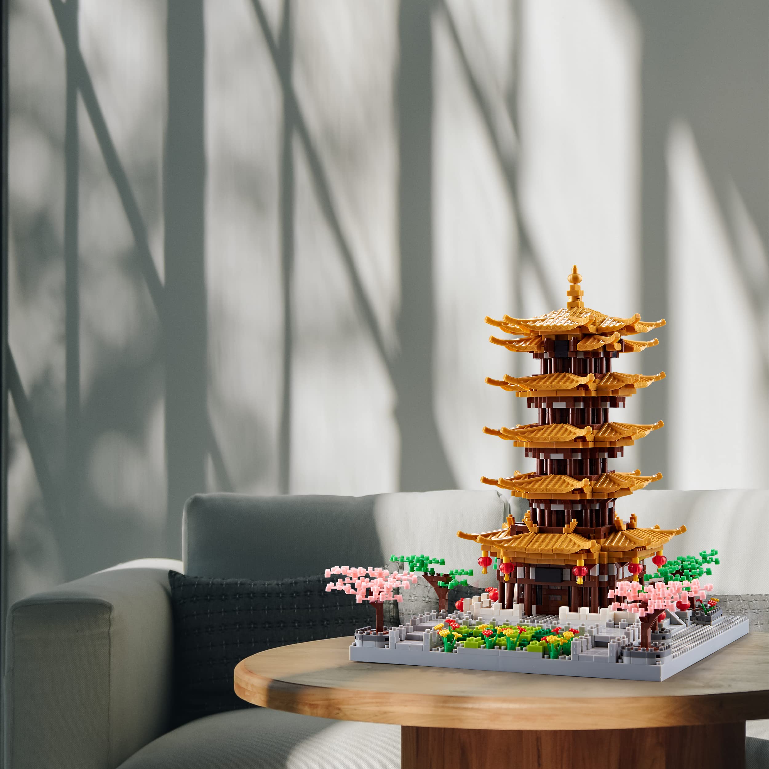 JXRLMB Sakura tree detail adds natural charm to the miniature scene.