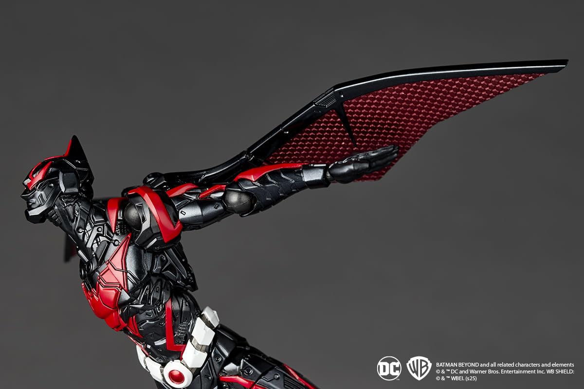 Kaiyodo Revoltech Batman Beyond figure with FX parts for dramatic scenes