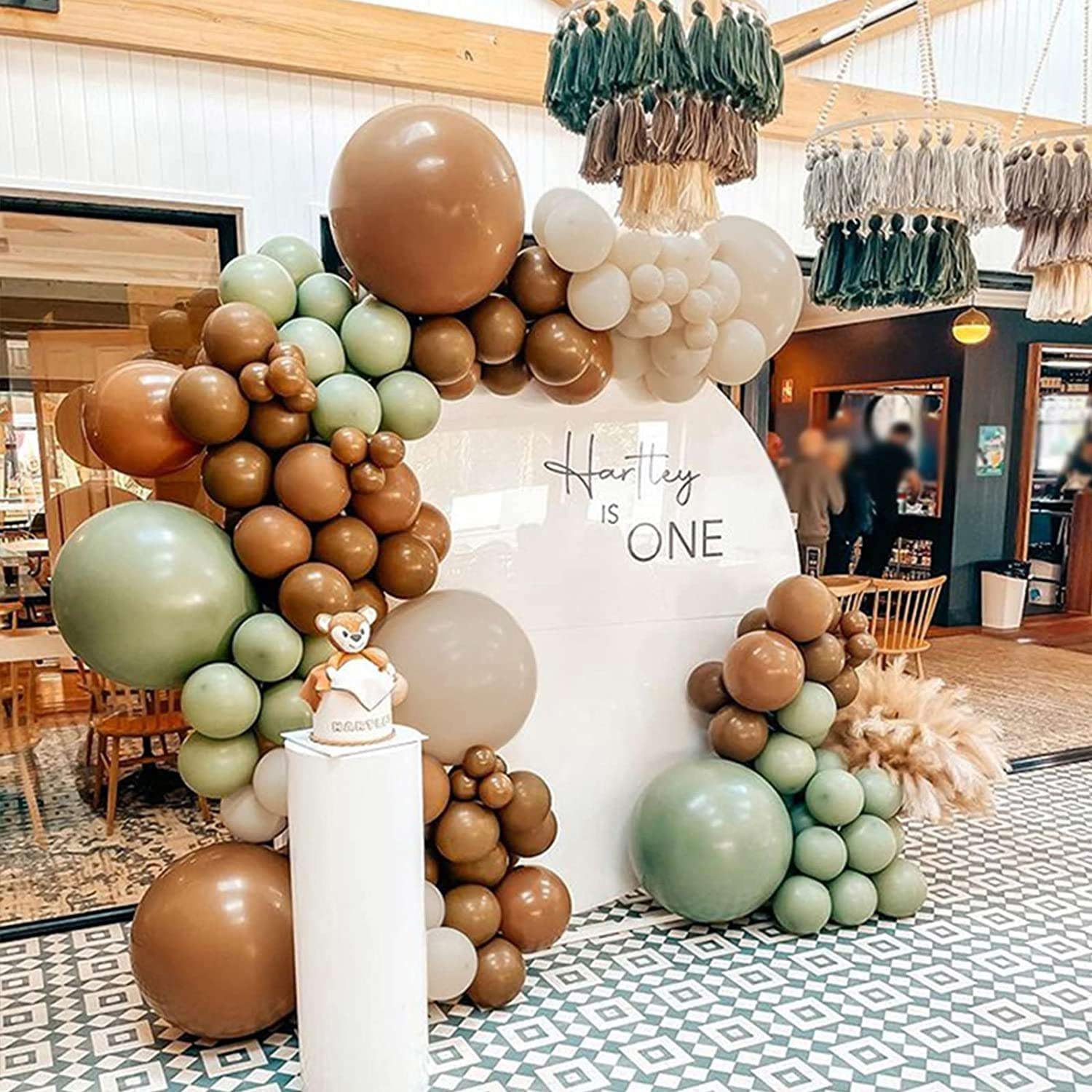 KALOR party decor balloons with ribbon for quick setup.