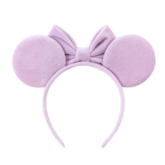 KARETT headband worn to capture fun party moments.