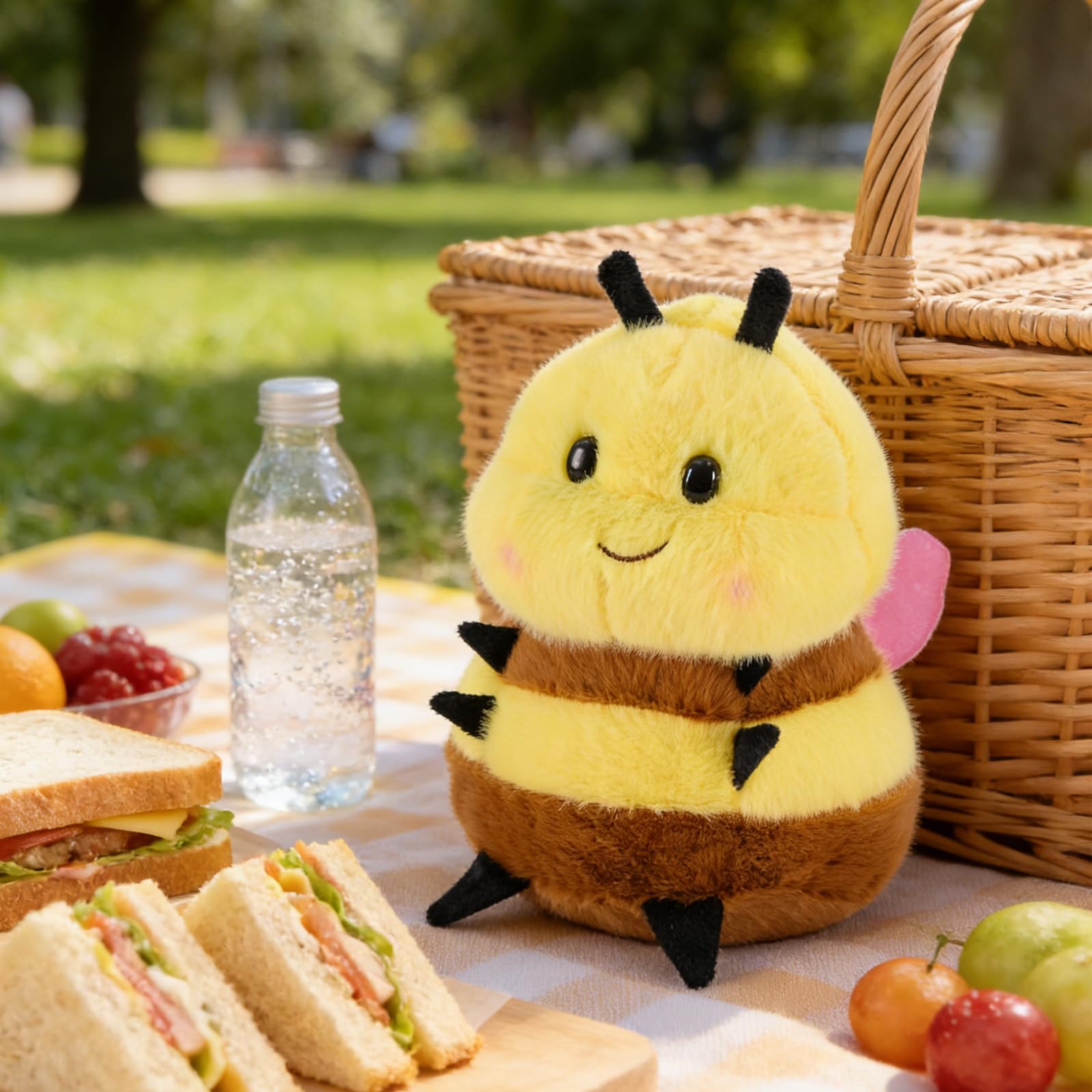 Karoeiwa Realistic Bee plush perfect for kids' imaginative play.