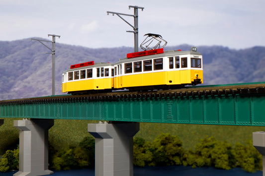 KATO Maitram Classic Yellow side view ideal for versatile diorama setups.