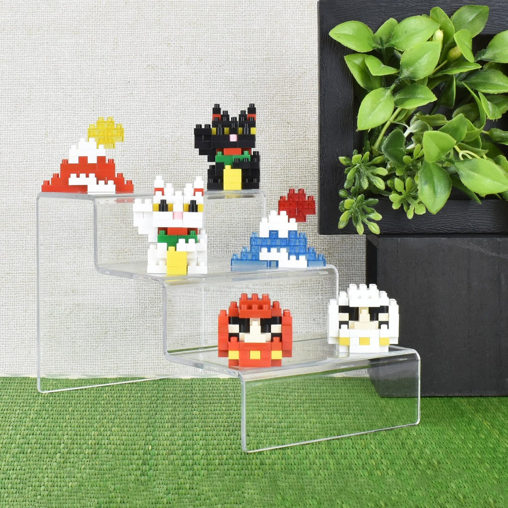 Palm-sized 1.02-inch figures enable easy display and tactile building.