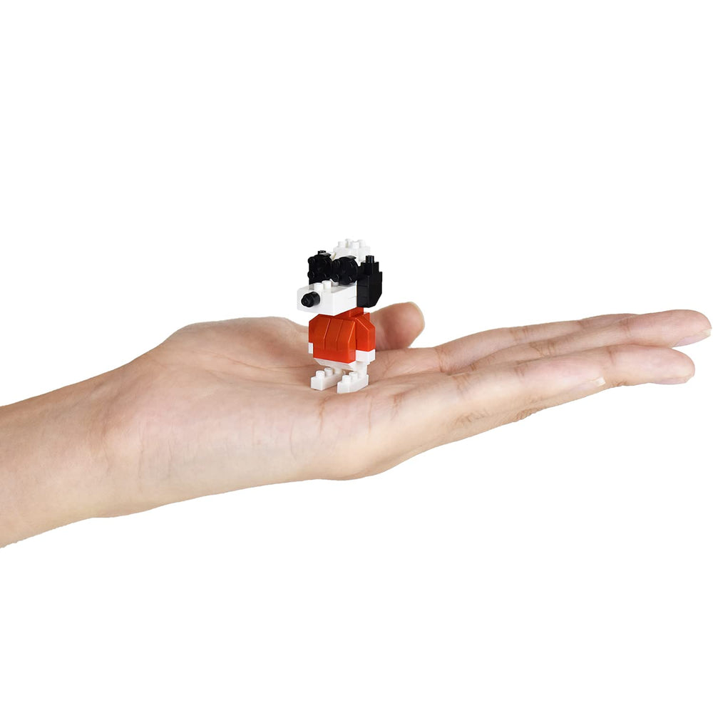 Kawada Nanoblock palm-sized build for quick creativity
