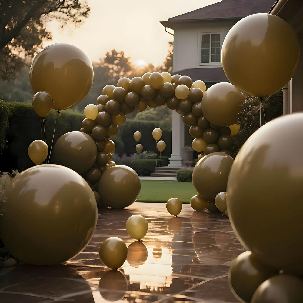 KAWKALSH dried flowers with brown balloons for refined centerpieces.
