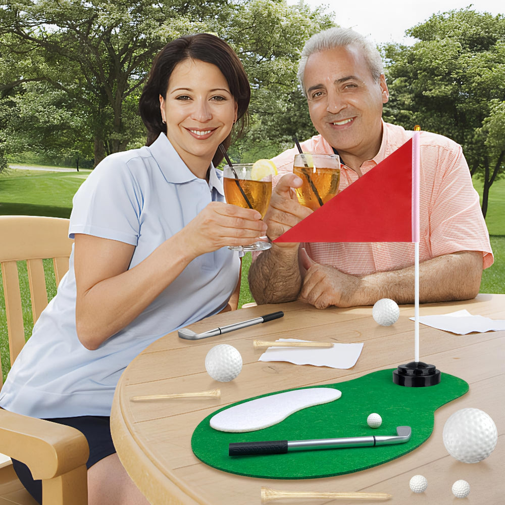 KDPATFAV golf balls and accessories highlight a playful decor for celebrations.