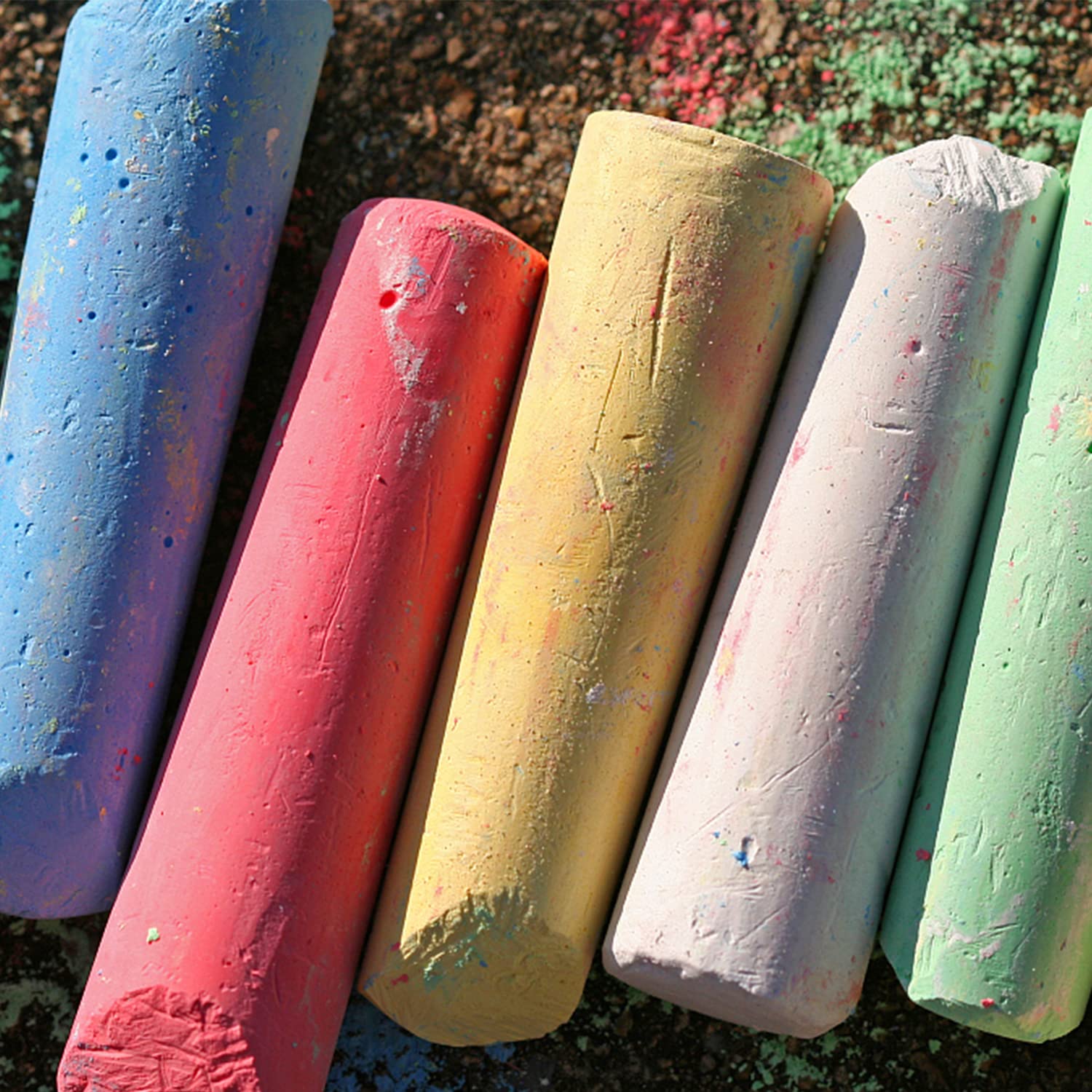 Low-dust Keebor chalk minimizes mess for indoor and outdoor use