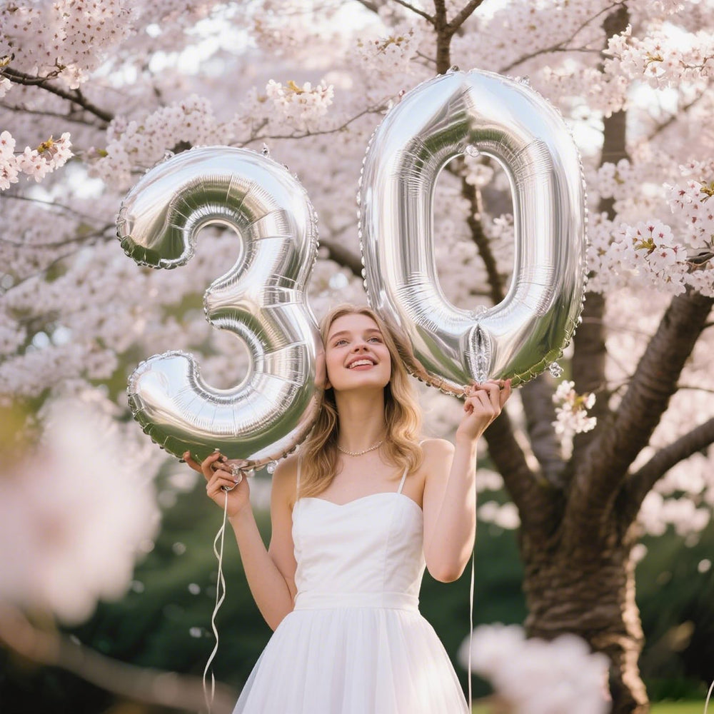 Kelfuoya 40-inch silver number 30 balloon ready with inflation straw.