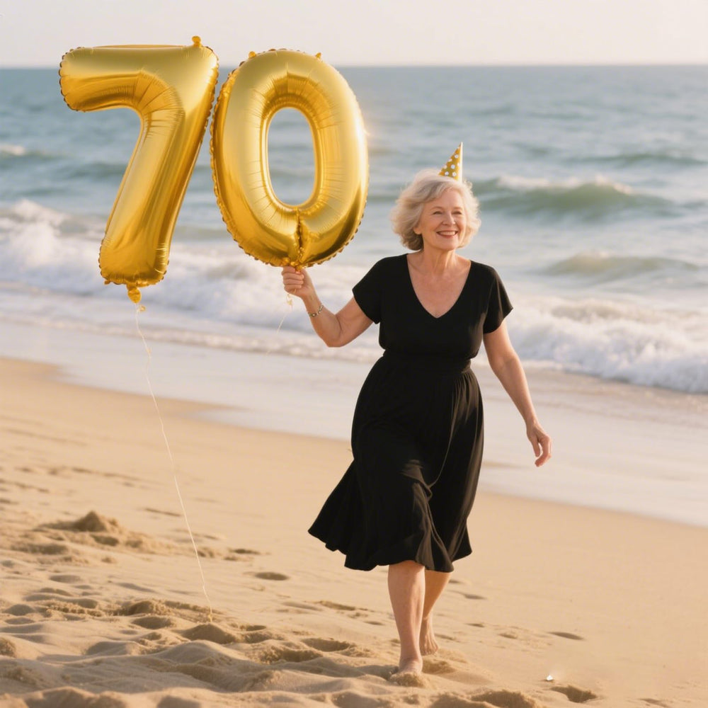 Kelfuoya gold number 70 foil balloon creates a stunning backdrop for photos.