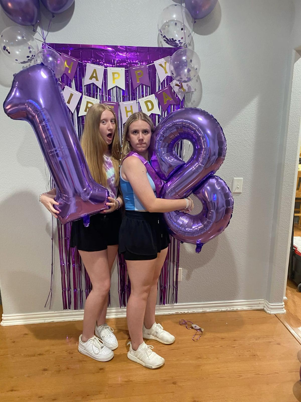 Kelfuoya 40-inch purple number 8 balloon, photography backdrop for unforgettable party memories.