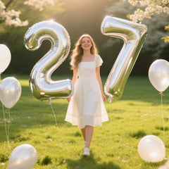 Kelfuoya 40-inch silver 27 balloon enhances wedding decor.