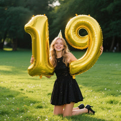 Kelfuoya gold foil balloon closeup highlighting radiant shine for photos.