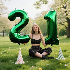 Kelfuoya 40-inch green number 12 balloon creates a photogenic backdrop for parties