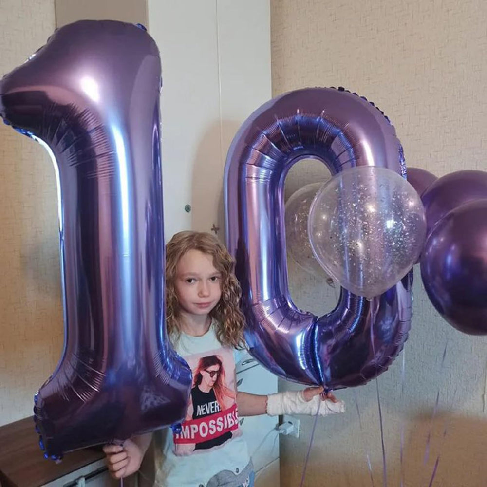 Kelfuoya large-number foil balloon for dramatic party backdrops and stage announcements.