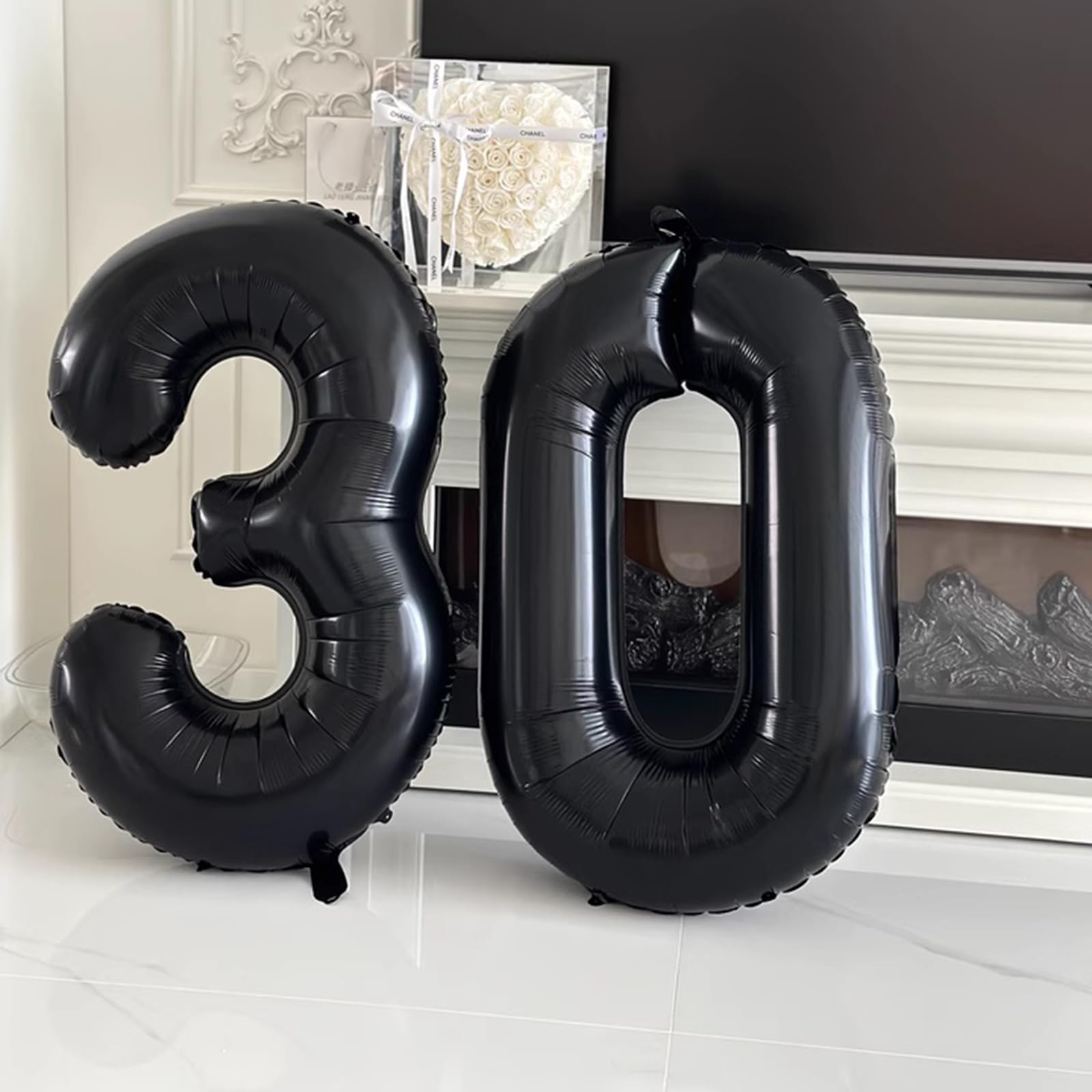 Kelfuoya birthday decor with the 40-inch number 32 balloon for impact.