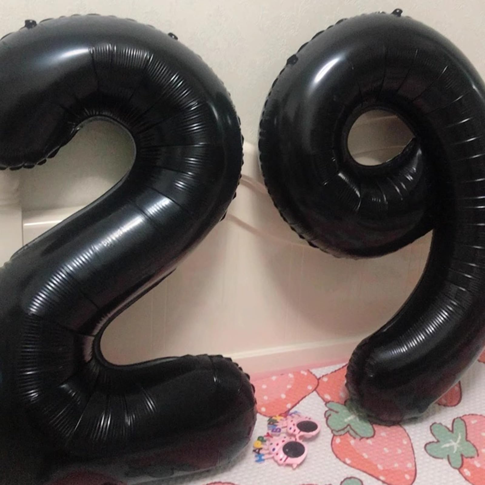 Kelfuoya versatile party decor that pairs with banners and other balloons.