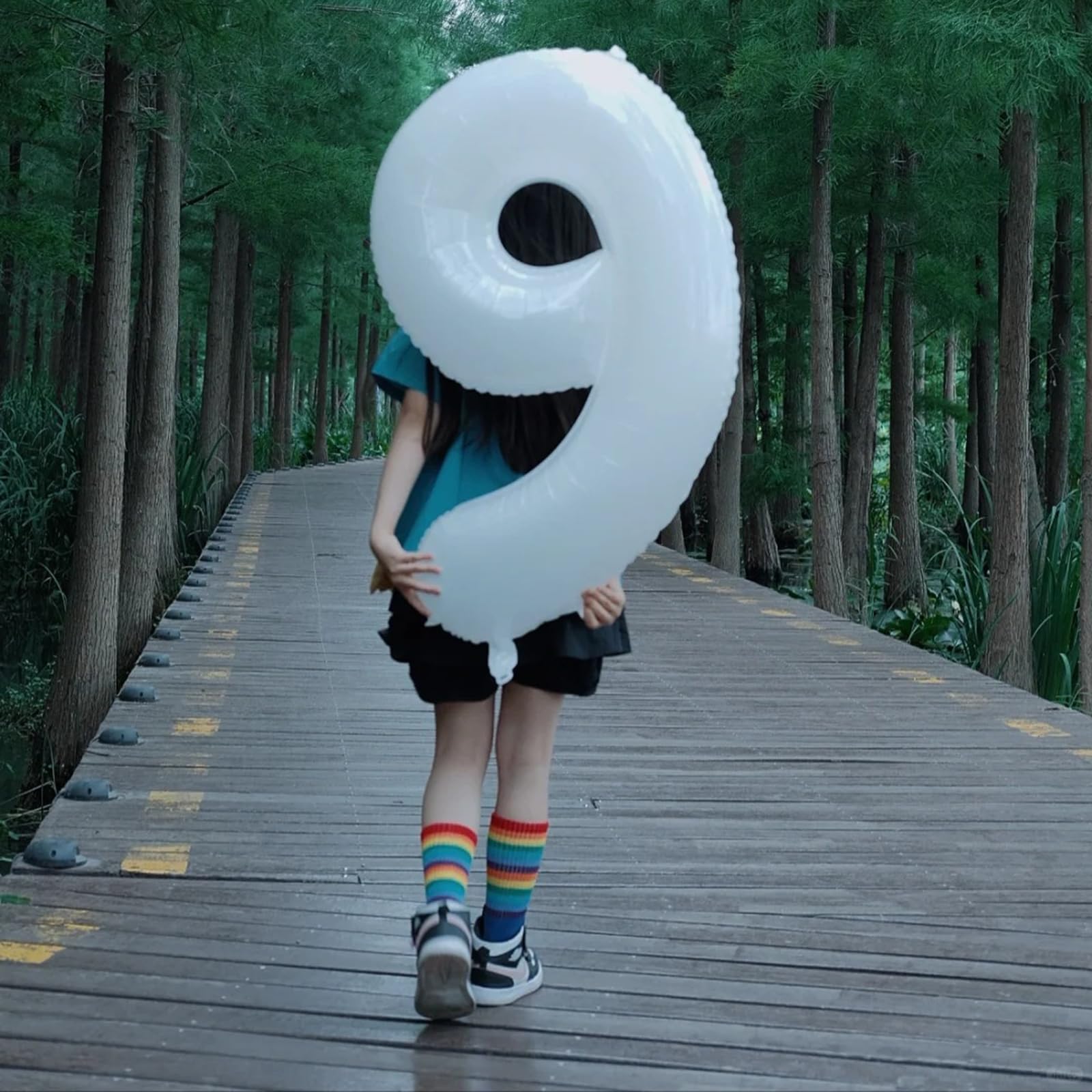Kelfuoya dramatic party focal point for photos with number balloon