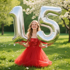 Kelfuoya silver 40-inch number 3 balloon backdrop.