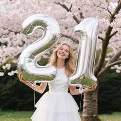 Kelfuoya silver 21 balloon close-up shows premium Mylar material and shine