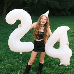 Kelfuoya white number 4 balloon perfect for weddings and anniversaries.