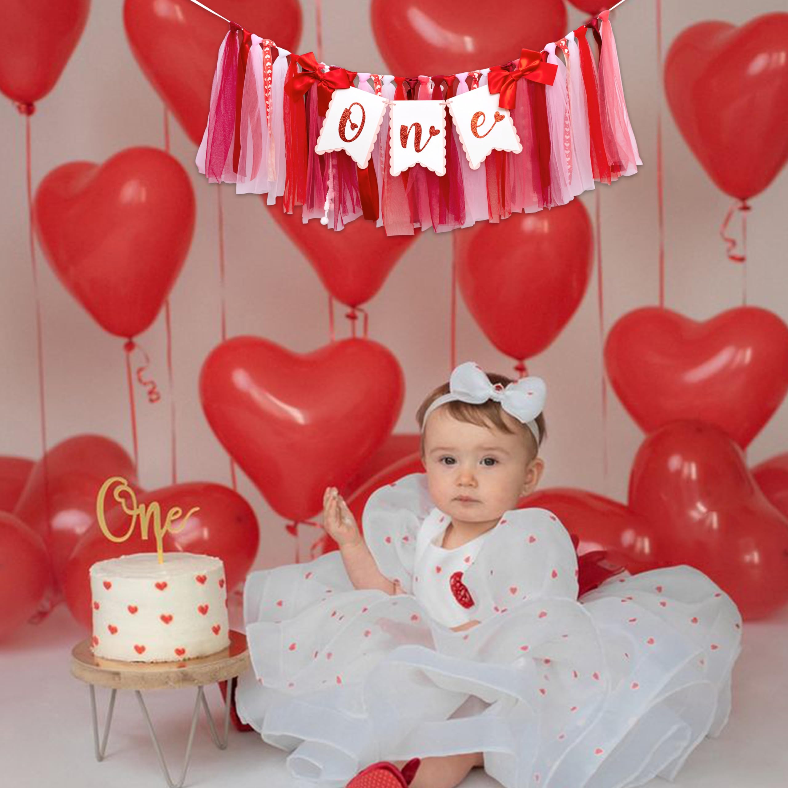 KIETKIE one birthday banner background enhances cake table visuals.