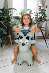 Kindsgut Dino Hopper safe-seat design supports steady bouncing.
